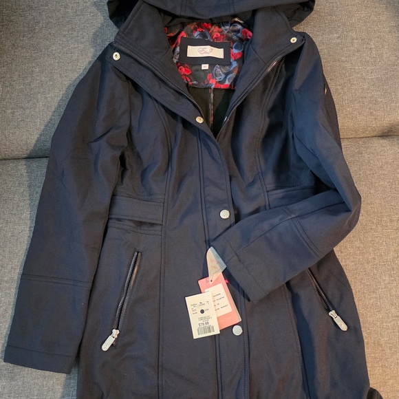For Sale: Six XS Winter Light Branded Jackets (New, Unused) - Picture 2 of 6